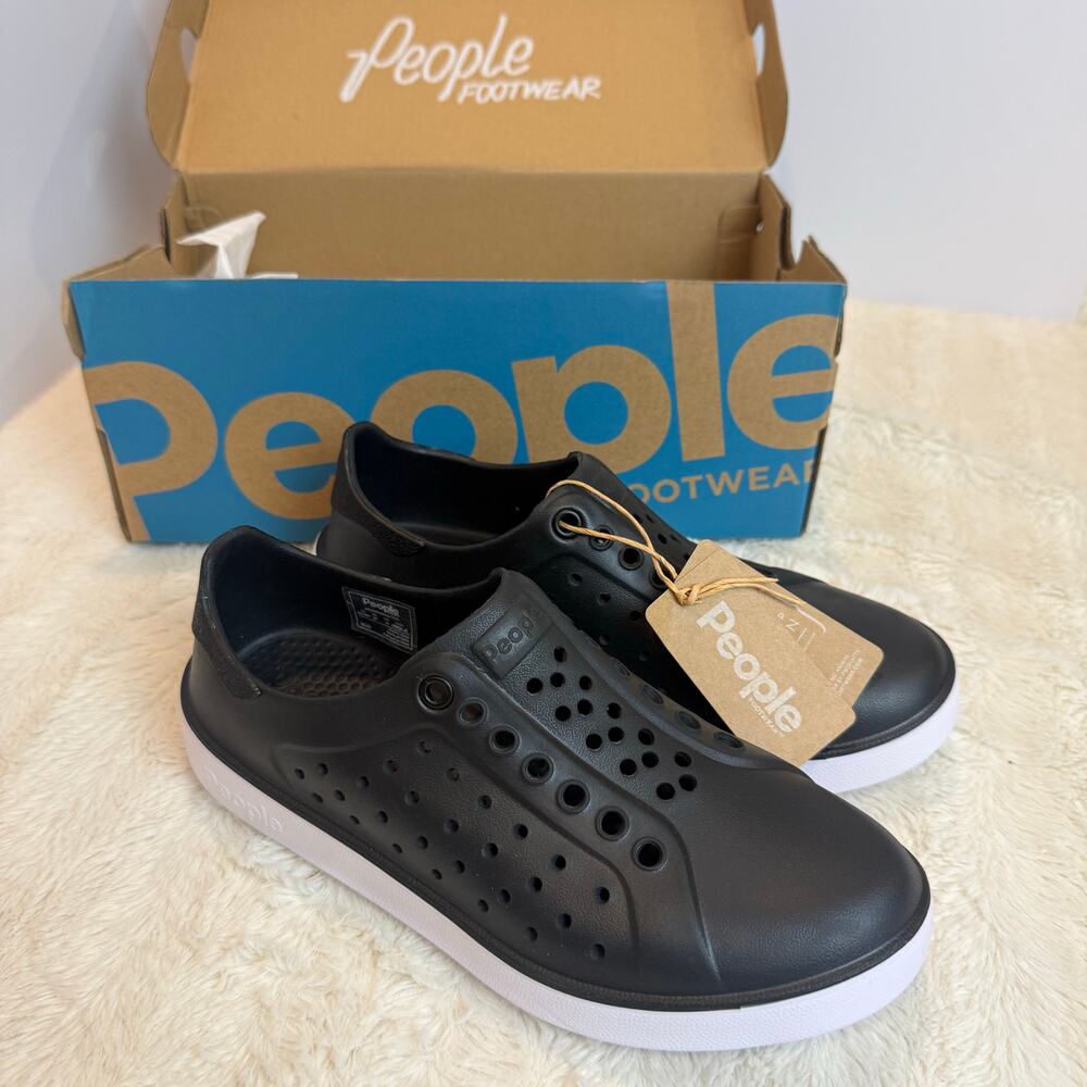 NEW People ACE Rubber Sneakers Slip On Water Shoes Black M 5 W 7 Perforated